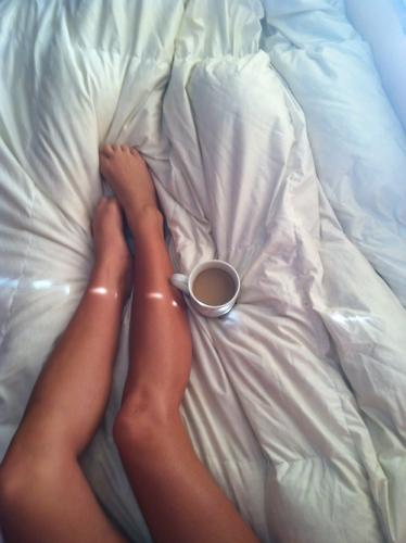 bed-coffee-duvet-girl-favim.com-633441.jpg