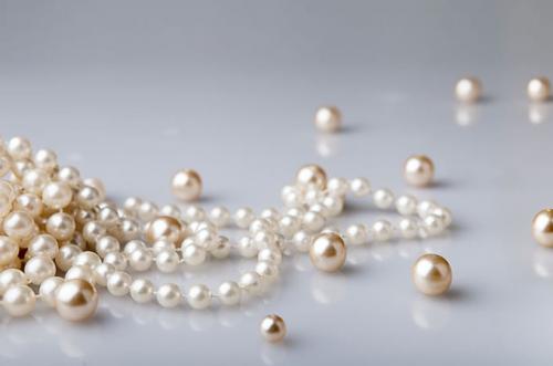 for-the-30th-anniversary-pearls-are-the-traditional-gift.jpg