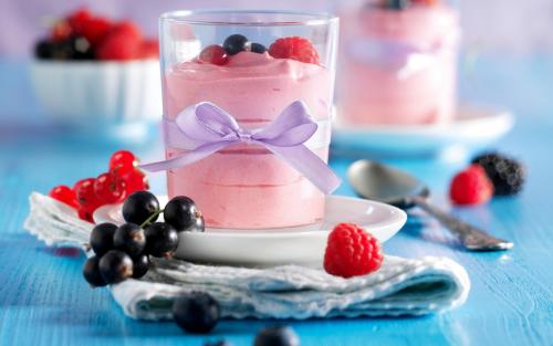 cream-mousse-raspberries.jpg