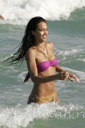 1266888788_jessica-alba-miami-bikini.jpg